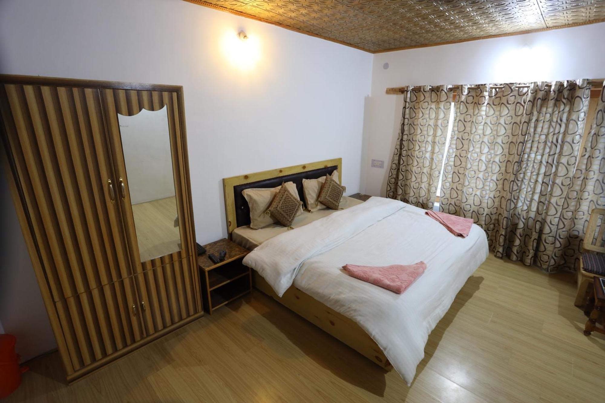 Odbar Guest House Best Guest House At Leh Ladakh Exteriör bild