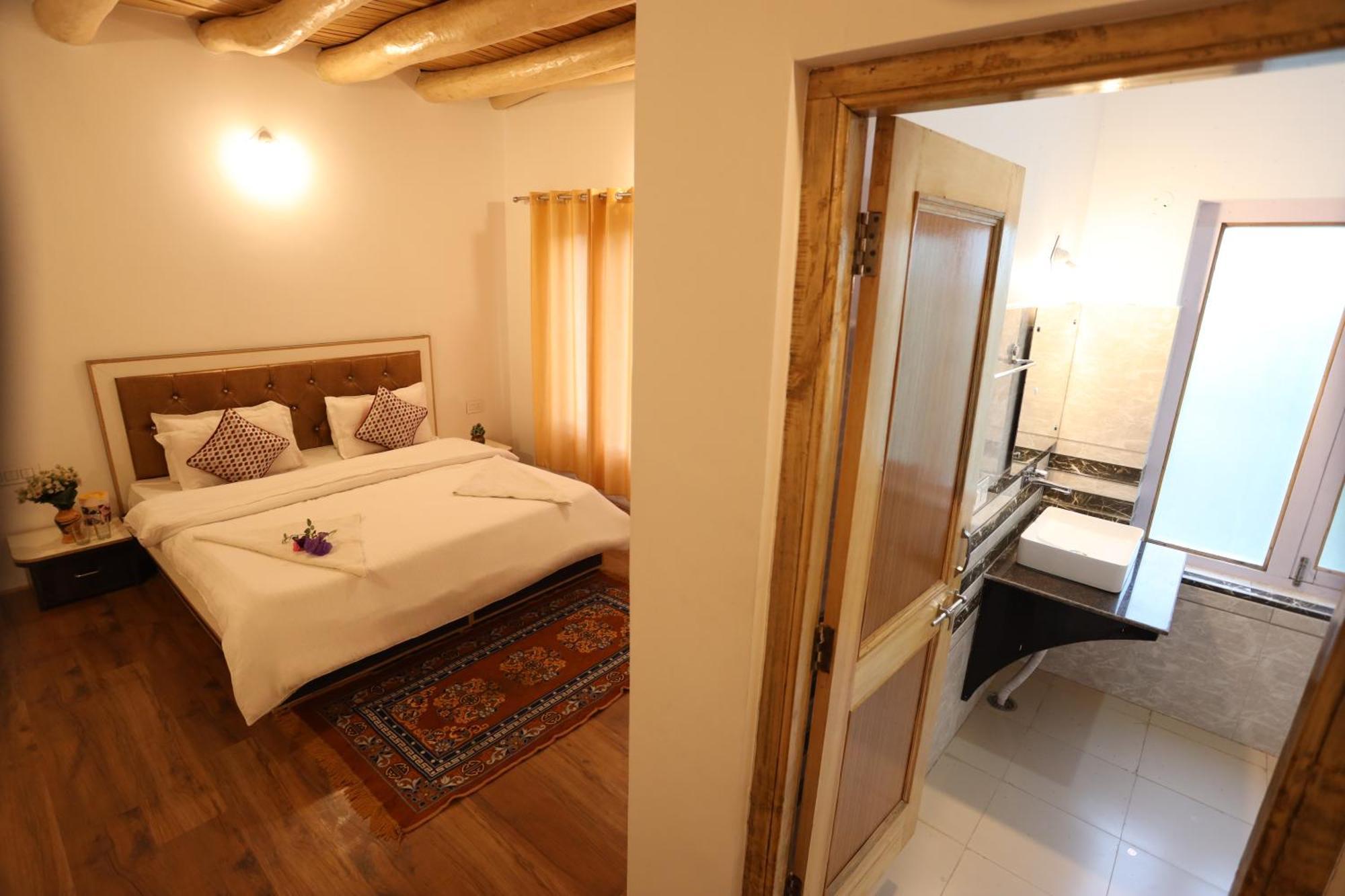 Odbar Guest House Best Guest House At Leh Ladakh Exteriör bild