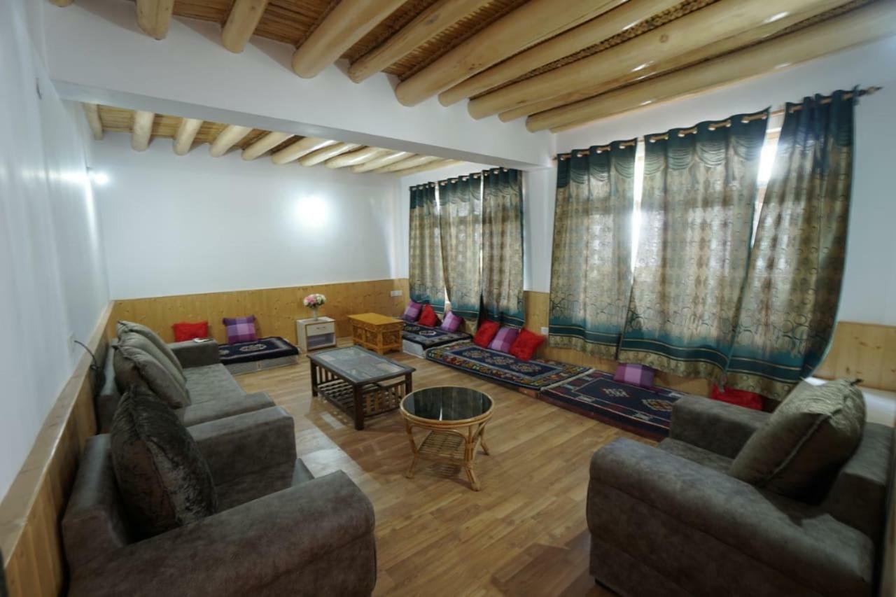 Odbar Guest House Best Guest House At Leh Ladakh Exteriör bild